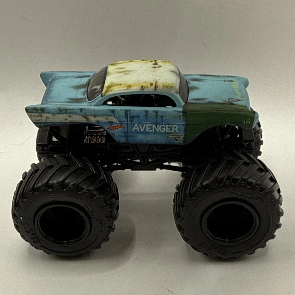 Hot Wheels Monster Jam Trucks Avenger Lot Off-Road 1/64 Purple / Blue Chevy Rare